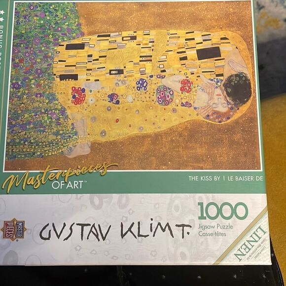 Gustav Klimt The Kiss 1000-Piece Jigsaw Puzzle - Picture 1 of 4